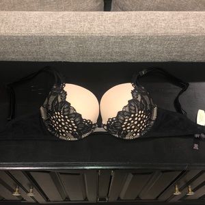 VS Bra 32DD NWT